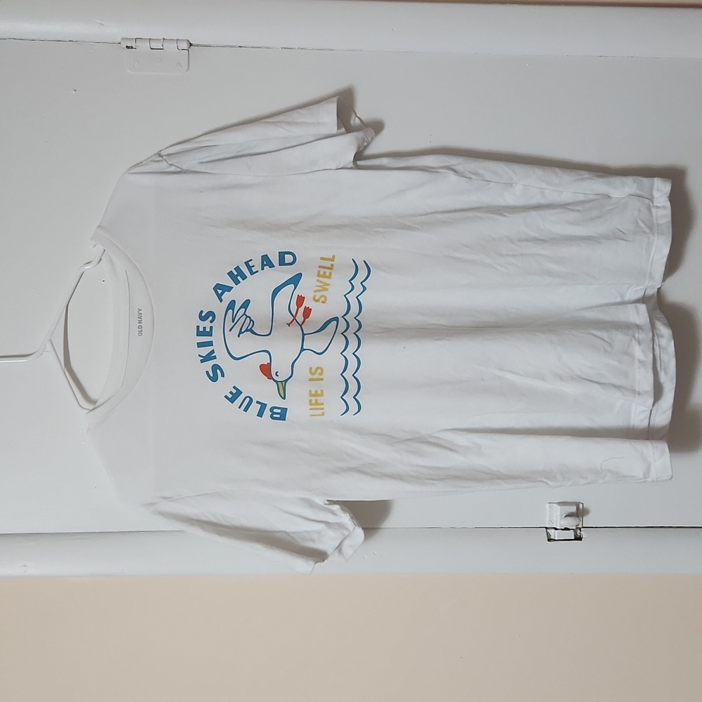 Large Old Navy tshirt